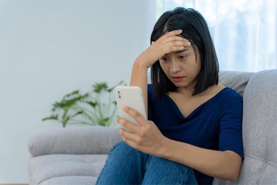 Em gái tức điên vì anh trai không trả nợ nhưng vẫn đưa vợ con đi chơi sang chảnh