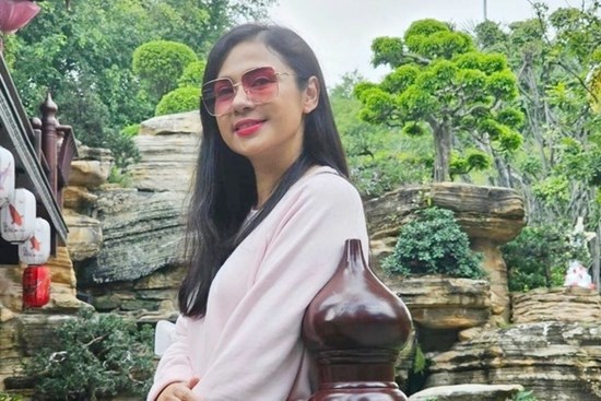 Diễn viên Việt Trinh tiết lộ chuyện yêu đương 6 năm qua và than thở mỗi khi 20/10 đến