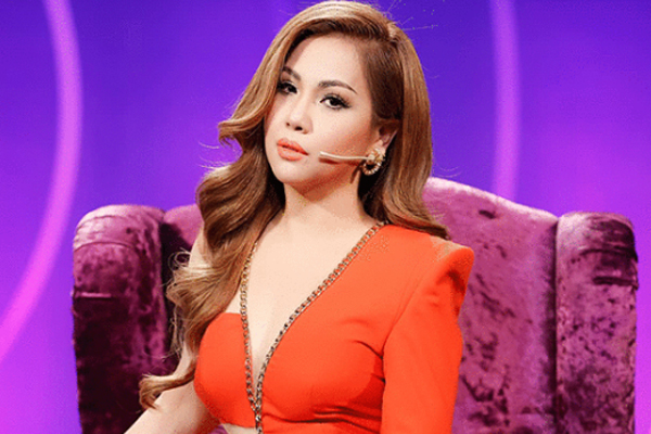 Phản ứng của ca sĩ Minh Tuyết khi bị khán giả cướp micro-2