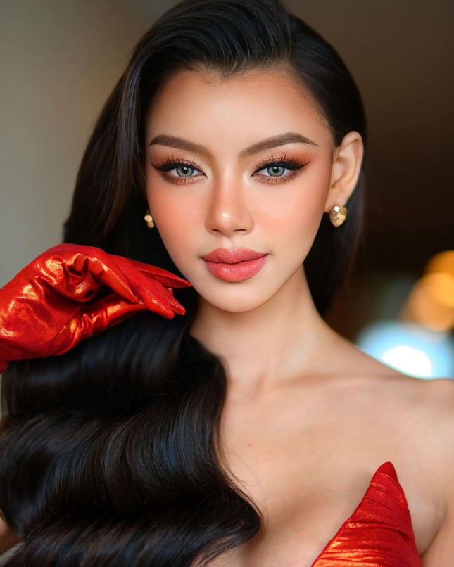 Ngỡ ngàng với mặt mộc của người đẹp thị phi nhất Miss Grand International 2024-2