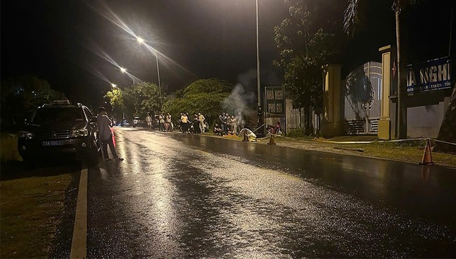 Nhóm thanh niên rượt đuổi chém hai người tử vong, một người đứt lìa cánh tay-1