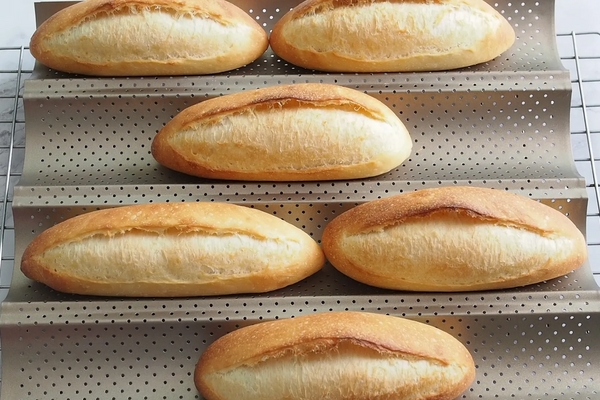 Bánh mì Việt bán tại nhà riêng ở Singapore gây sốt, thực khách chờ cả tiếng-3