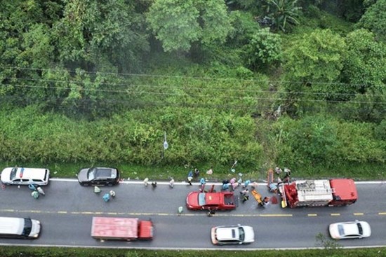 Ô tô rơi xuống vực sâu ở Lâm Đồng, 2 người thương vong