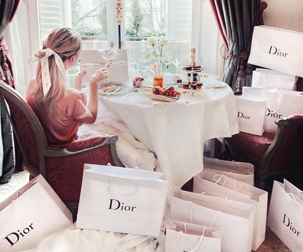 Top 4 cung hoàng đạo tiêu tiền theo cảm xúc-1