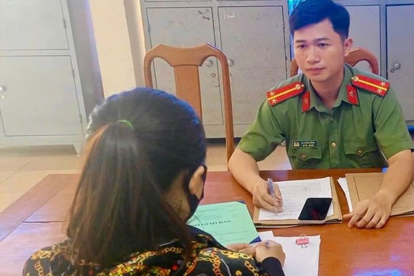 74 hộ dân đồng loạt ký đơn tố chủ tịch xã quan hệ bất chính-3