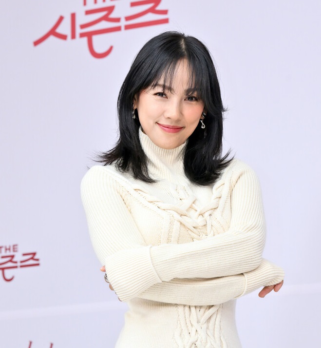 4 kiểu tóc layer trẻ trung và năng động dành cho độ tuổi ngoài 40-11