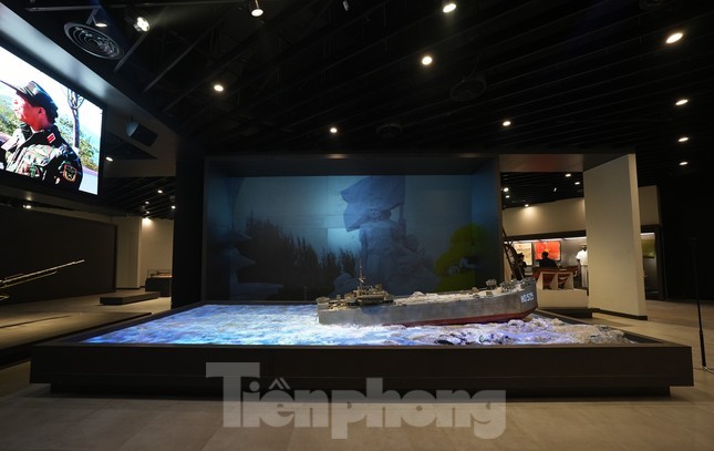 Bảo tàng Lịch sử Quân sự Việt Nam mở cửa: Giới trẻ ngóng xem tận mắt 4 Bảo vật quốc gia-7