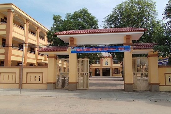 Thầy cô xô xát trong trường học, một người phải vào viện điều trị