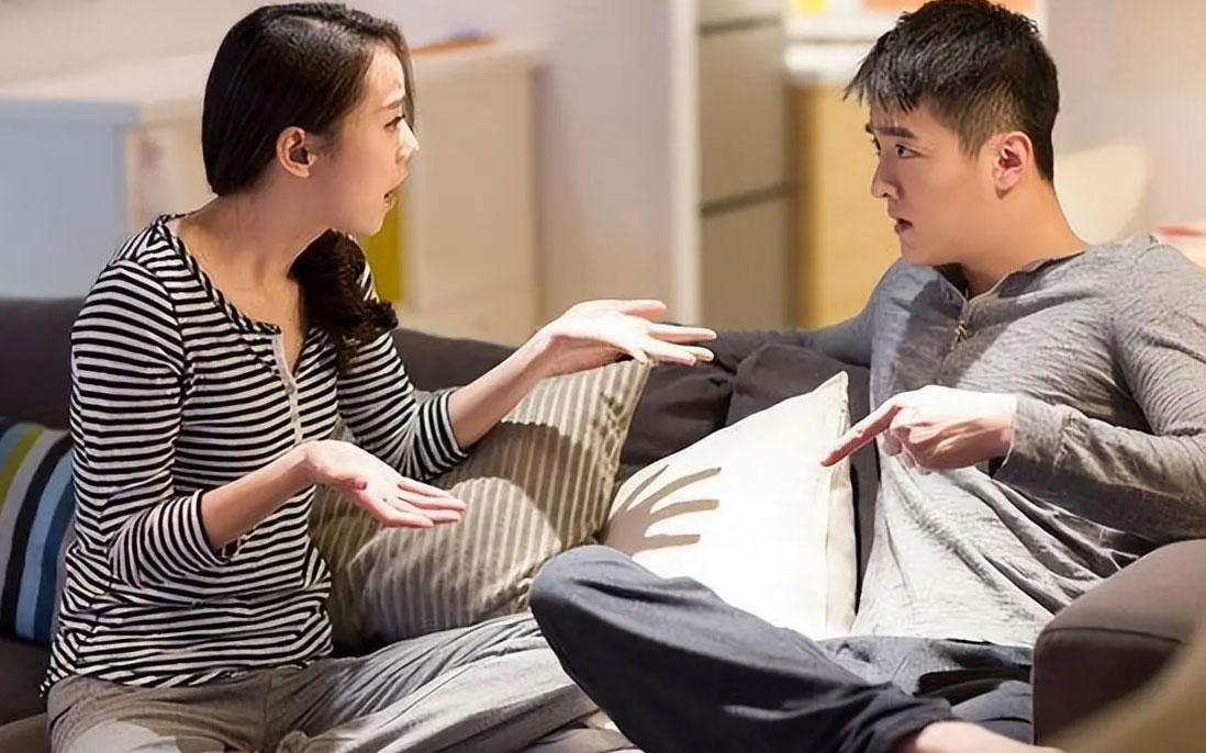 Vợ lo đến bạc tóc khi chồng đòi bán nhà để cùng bạn mua đất-1