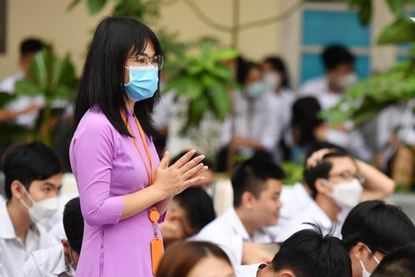 Bộ GD-ĐT dự kiến siết xét tuyển bằng học bạ, trường đại học nói gì?-2