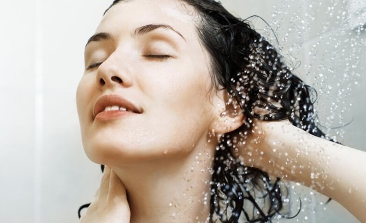 Mẹo gội đầu giúp giảm rụng tóc-1