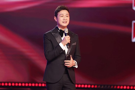 Sau đổ vỡ, nam MC nổi tiếng của VTV tái hôn với vợ trẻ có cuộc sống kín tiếng