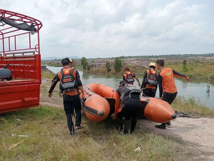 Rửa chân dưới sông, thanh niên bị cá sấu lôi đi ngay trước mắt bố vợ-1