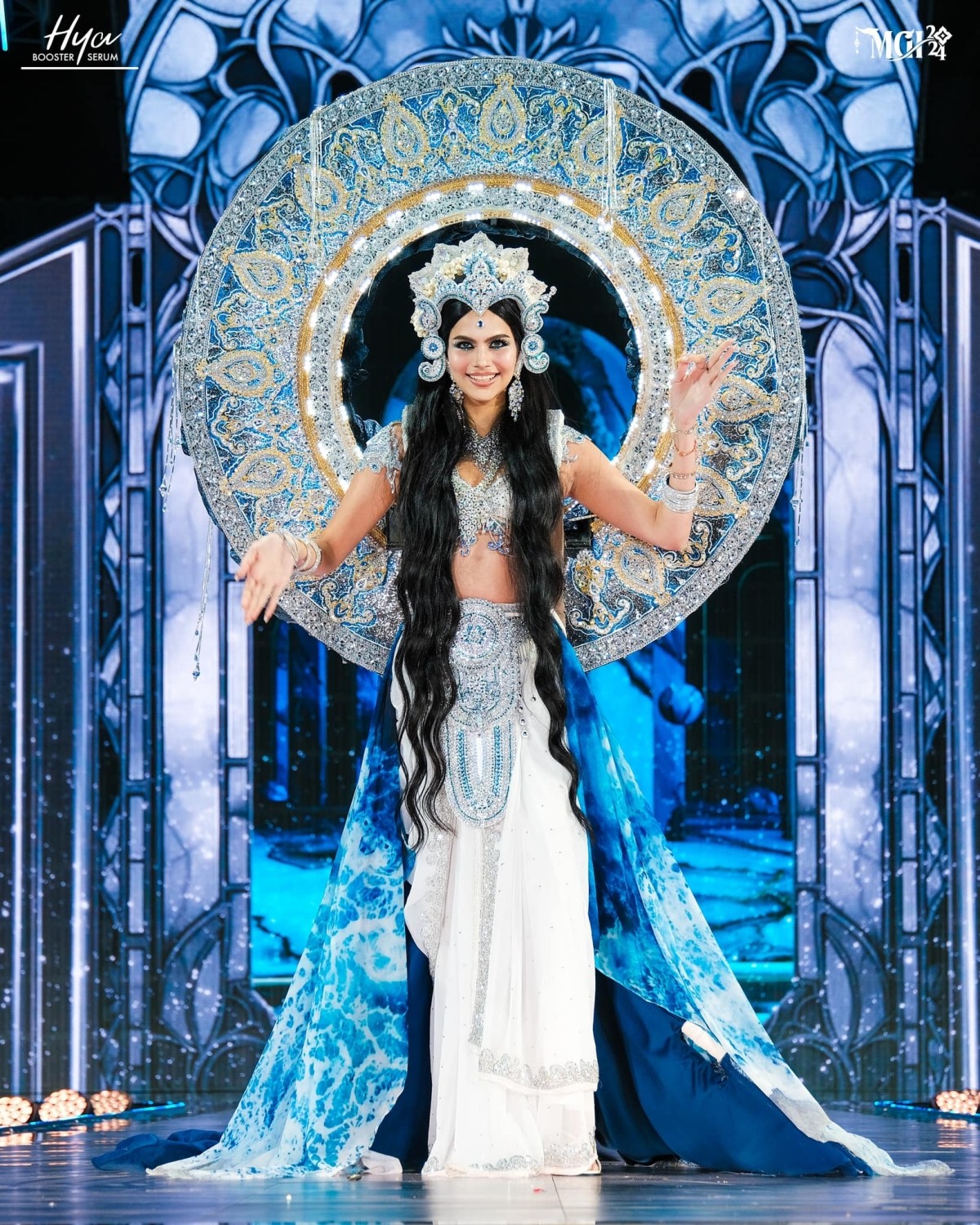 Đại diện Ấn Độ đăng quang Miss Grand International 2024: Mới 20 tuổi đã là CEO-10