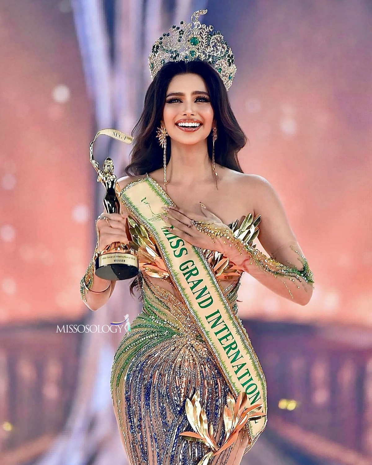 Đại diện Ấn Độ đăng quang Miss Grand International 2024: Mới 20 tuổi đã là CEO-1