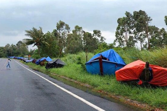 Bão Trami cách bờ 290 km, Đà Nẵng di dời dân khẩn cấp