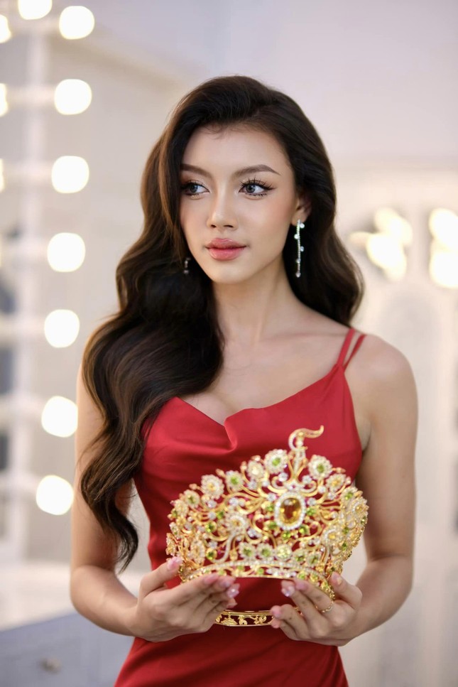 Sốc với hình ảnh được cho là đại diện Myanmar sau khi thành Á hậu Miss Grand-4