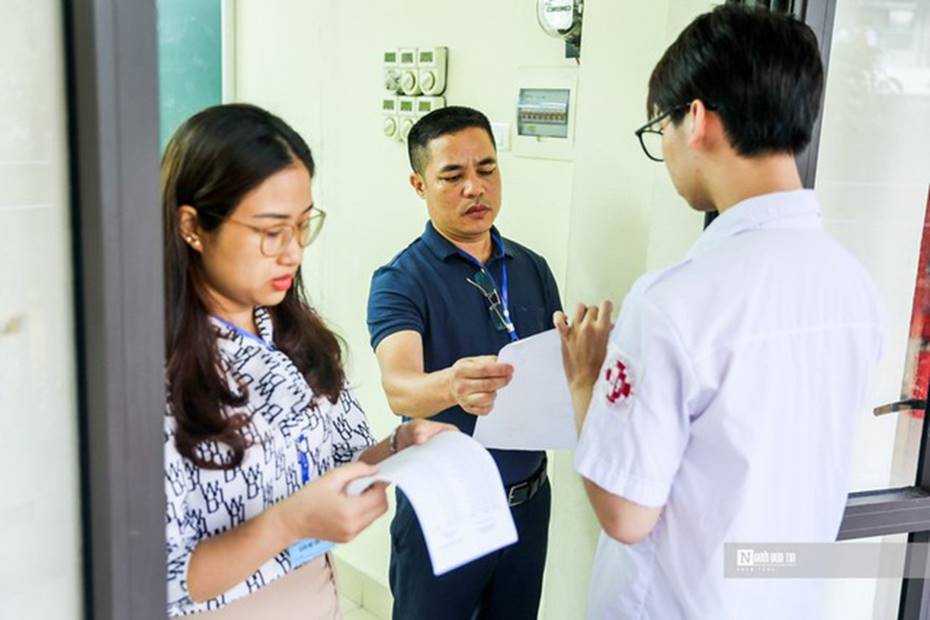 Thi vào lớp 10: Không bốc thăm, chọn môn thứ 3 thế nào để phân luồng học sinh?-2