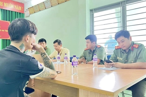 Thanh niên ở Đà Nẵng loan tin 3 ô tô lao xuống biển để câu view bán hàng Tết-3