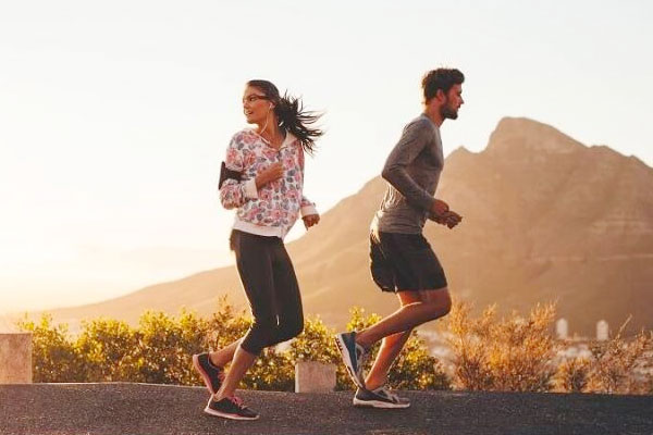 3 nhóm người cần hạn chế đi bộ-2