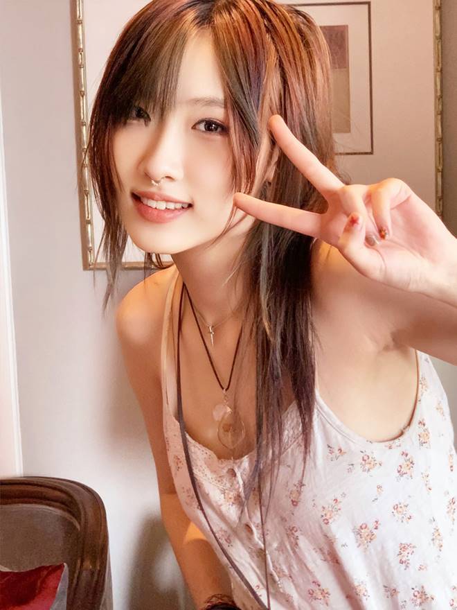 Con gái 18 tuổi của Jimmii Nguyễn: Nhan sắc nổi bật, nối gót bố mẹ làm ca sỹ-3