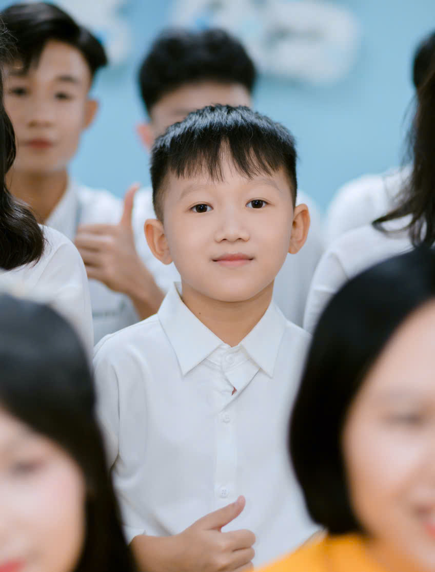 Mồ côi mẹ, nam sinh tí hon vượt nghịch cảnh vào đại học-2