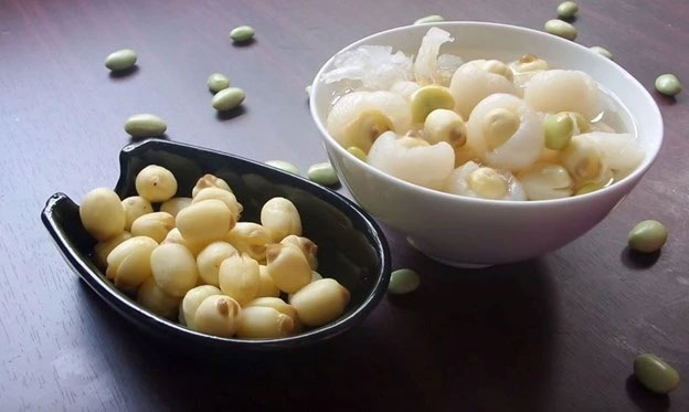 Hạt sen vừa bổ dưỡng vừa dễ tìm, nhưng đại kỵ với những người này-1