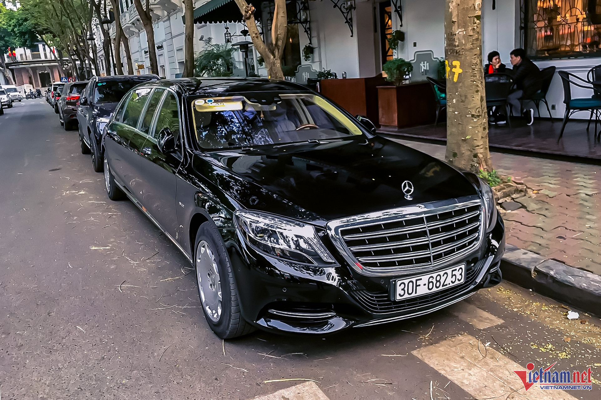 Lộ diện xe siêu sang Maybach S 600 Pullman giá 70 tỷ của đại gia Sài Gòn-4