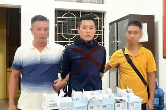 Vận chuyển gần 10kg ma tuý 