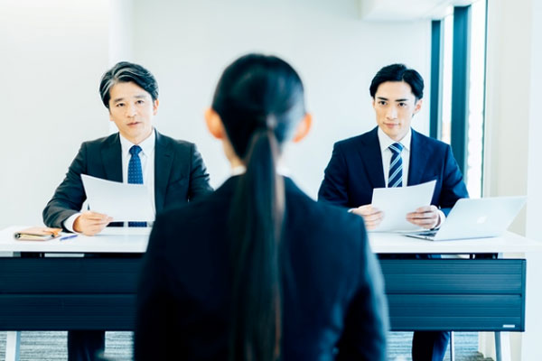 Tiền lương hàng tháng cậu có đưa cho vợ không?”: Ứng viên 9X trả lời được nhà tuyển dụng khen EQ cao, lập tức có việc-2