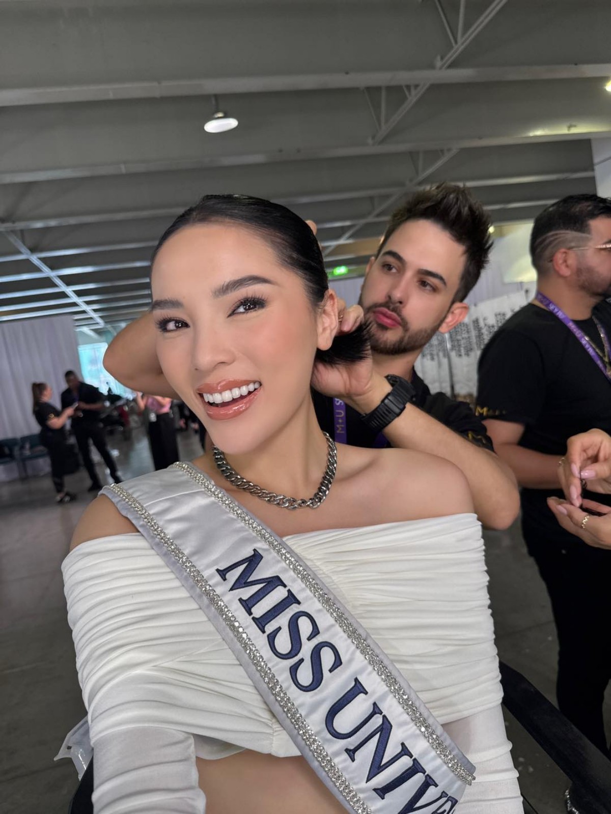 Hoa hậu Kỳ Duyên thử nghiệm phong cách trang điểm mới ở Miss Universe 2024-2