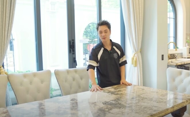 Anh tài Đăng Khôi và vợ khoe nơi đặc biệt nhất trong biệt thự triệu đô-2