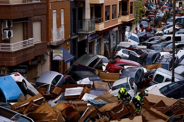 Nhân chứng kể khoảnh khắc lũ quét ở Tây Ban Nha khiến hàng trăm người chết-4