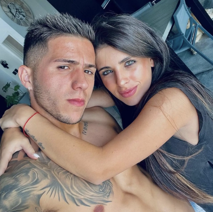 Nhà vô địch World Cup bỏ vợ con, hé lộ lý do khiến dân mạng bất bình-2