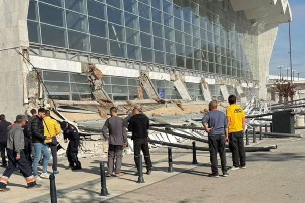 Ít nhất 14 người thiệt mạng do sập mái che nhà ga ở Serbia-1