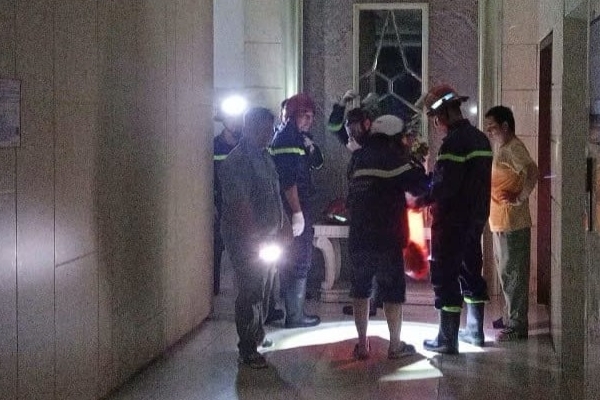 Lửa cháy ngùn ngụt thiêu rụi cửa hàng bán văn phòng phẩm ở Thanh Hóa-5