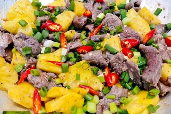 Cách làm bò xào dứa thơm ngon cực đơn giản