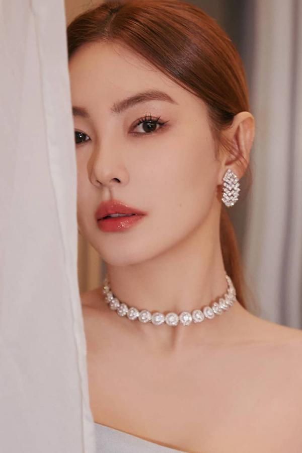 Loại mặt nạ rẻ tiền dễ kiếm ngoài chợ được bản sao Song Hye Kyo Trương Vũ Kỳ tận dụng để dưỡng da-6