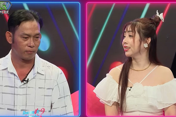 Cặp đôi cùng tên, cùng tuổi, cùng lớp... về cùng một nhà-6