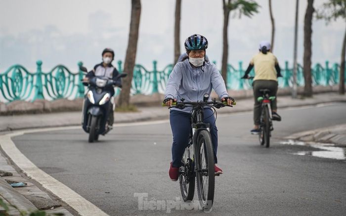 Trời Hà Nội mờ đục vì ô nhiễm, một số nơi không khí ở mức xấu-8