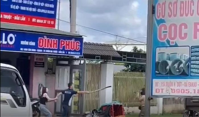 Công an vào cuộc vụ nữ shipper bị đánh bầm dập-1