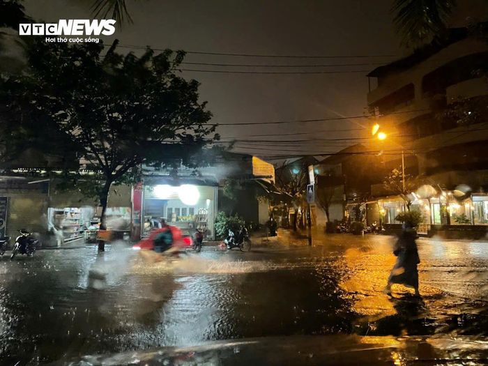 Mưa lớn ở Huế - Quảng Trị gây ngập úng, nguy cơ lũ chồng lũ-8