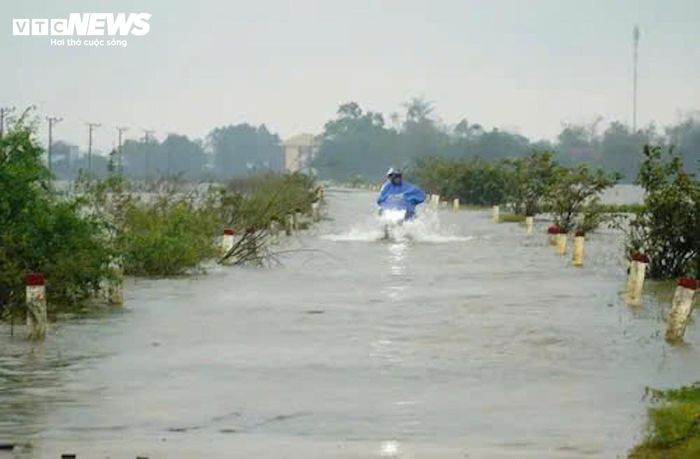 Mưa lớn ở Huế - Quảng Trị gây ngập úng, nguy cơ lũ chồng lũ-5