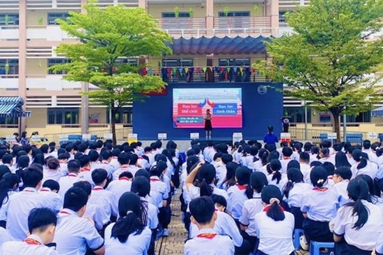 Hội phụ huynh lớp 8 dự chi hơn 21 triệu cho 1 tiết mục văn nghệ mừng ngày 20/11