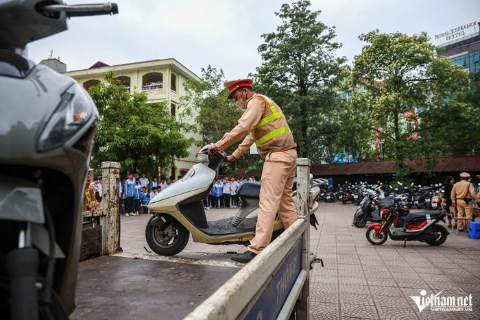 Quái xế đâm tử vong người đi đường: Cha mẹ vẫn vô tư giao xe máy cho con-5