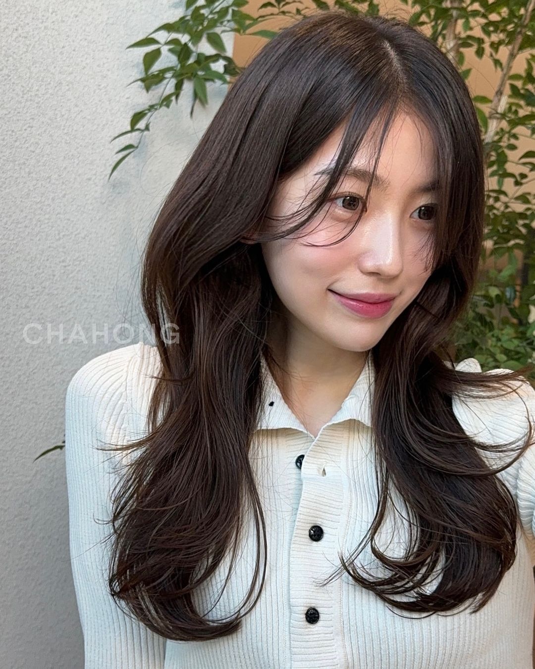 5 kiểu tóc xoăn giúp gương mặt trẻ hơn-1