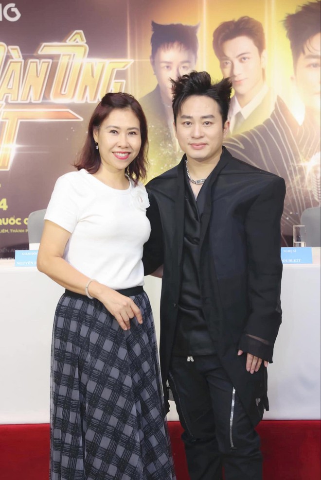 Cuộc sống của MC nổi tiếng dẫn Ở nhà chủ nhật hiện ra sao?-4