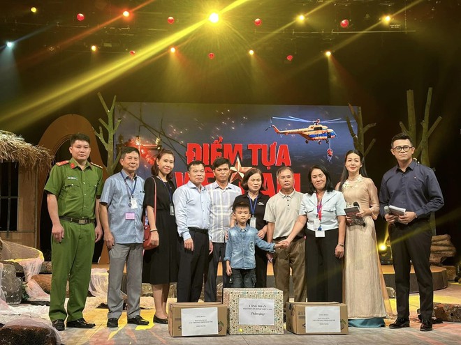 Cuộc sống của MC nổi tiếng dẫn Ở nhà chủ nhật hiện ra sao?-5