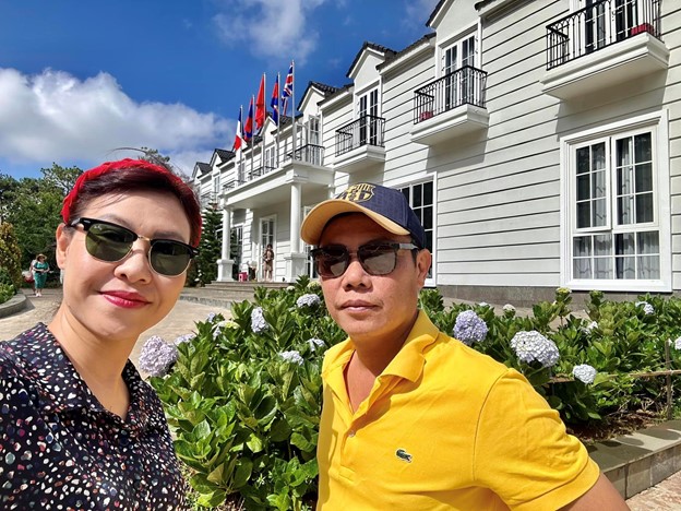 Cuộc sống của MC nổi tiếng dẫn Ở nhà chủ nhật hiện ra sao?-8