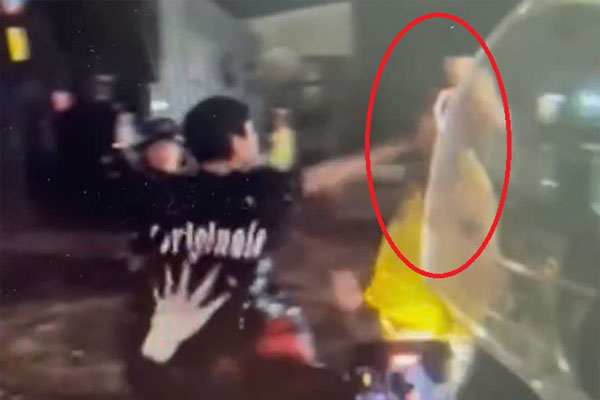 Thanh niên đấm vào mặt CSGT khi bị kiểm tra nồng độ cồn ở Bình Dương-1